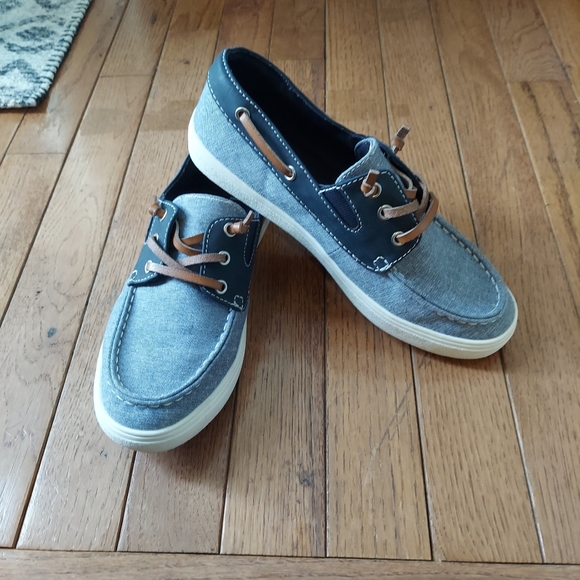 The Childrens Place Boys Boat Shoe Blue size  5Y - Picture 2 of 4